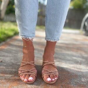 Woman’s Schutz Princey Sandals Biege Size 9